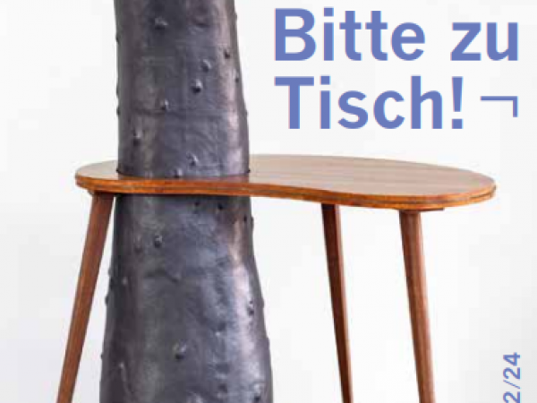 <h1>Museum Villa Rot, Burgrieden: Bitte zu Tisch</h1>
<h2>07.07.24 – 06.10.24</h2>
<p><img src="/wp-content/uploads/ausstellungen/bitte-zu-tisch.png" alt="Deckblatt des Flyers zur Ausstelllung: Bitte zu Tisch. Auf dem Deckblatt ist eine Skulptur von Erwin Wurm zu sehen. Titel: Bar (Drinking Sculpture), 2019. Foto: Studio Erwin Wurm"/></p>
<div>
<p><span>Gemeinsam am Tisch zu sitzen, zu essen und sich am Tisch in Gesellschaft auszutauschen – das ist eigentlich eine tägliche Erfahrung. Doch wie ist unser Verhältnis zur Tafelkultur heute? Ob traditionelles Tafeln oder Auseinandersetzung mit unserem Essverhalten: Was und wie essen wir heute? Und wann und zu welchen Gelegenheiten? Inwieweit ist das Möbel „Tisch“ heutzutage noch ein wichtiges Kommunikationsobjekt oder nehmen wir uns gar keine Zeit mehr dafür, an einem Tisch zusammenzukommen? Mit Blick auf Kunstwerke zeitgenössischer Künstlerinnen und Künstler zum Thema lässt sich über diese Fragen nachdenken. Die Ausstellung zeigt unterschiedliche Ansätze. Diese reichen von Momenten der Auszeit und des Genusses bis hin zu Stellungnahmen zur aktuellen Esskultur und ihren Auswüchsen. Auch werden zeitgenössische Rezeptionen historischer Vorlagen zu sehen sein. Der Park der Villa Rot lädt bei Sonderveranstaltungen zum gemeinsamen Tafeln ein.</span></p>
</div>
<ul>
<li>
        <a href="https://www.villa-rot.de/programm/ausstellungen/84">Zur Website des Museum Villa Rot</a>
</li>
<li>
        <a href="/wp-content/uploads/ausstellungen/bitte-zu-tisch.pdf">Info Flyer (PDF 352 Kb)</a>
</li>
</ul>
<div>
<p>Teilnehmende KünstlerInnen: Max Bill / Christine Braun / Anke Eilergerhard / Moritz Götze / Hartmut Kiewert / Gabriele Langendorf / Anja Luithle / Mado Nullans / Hans (Nick) Roericht / Daniel Spoerri / Eckart Steinhauser / Ben Willikens / Erwin Wurm</p>
<p>Kuratorin: Dr. Sabine Heilig</p>
</div>
<h2>Impressionen der Ausstellung und Eröffnung</h2>
<div>
</div>
<div>
</div>
<h2>Passende Beiträge</h2>
<div>
</div>